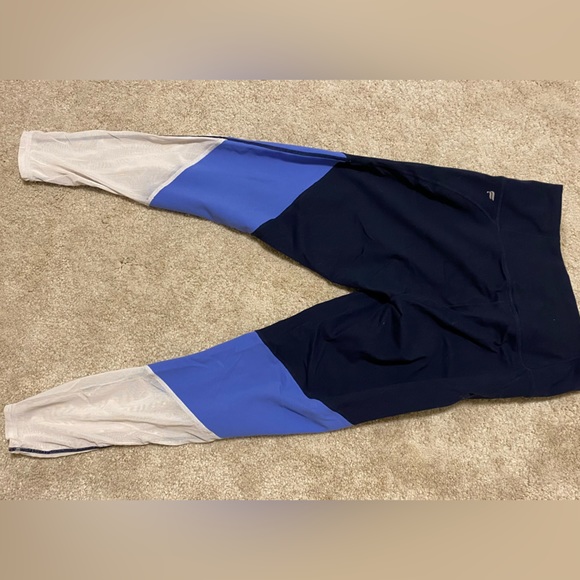 Zone High-Waisted 7/8 - Picture 2 of 4